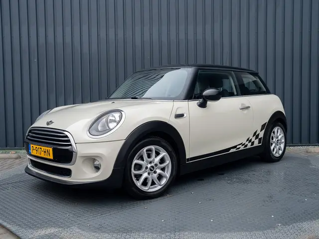 MINI Cooper Mini 1.5 Chili Serious Business 2016 Benzine 37