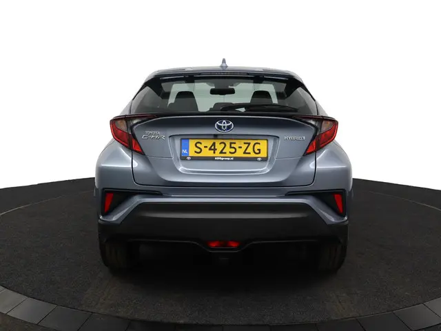 Toyota C-HR 1.8 Hybrid Dynamic 2023 Hybride Benzine 65