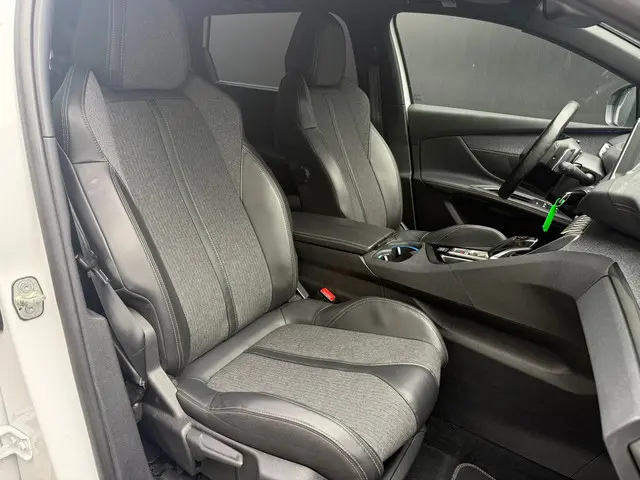 Peugeot 5008 1.6 e-THP GT-Line - 7 personen 2018 Benzine 48