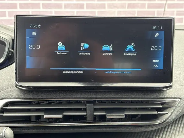 Peugeot 3008 1.2 PureTech Allure 2023 Benzine 21
