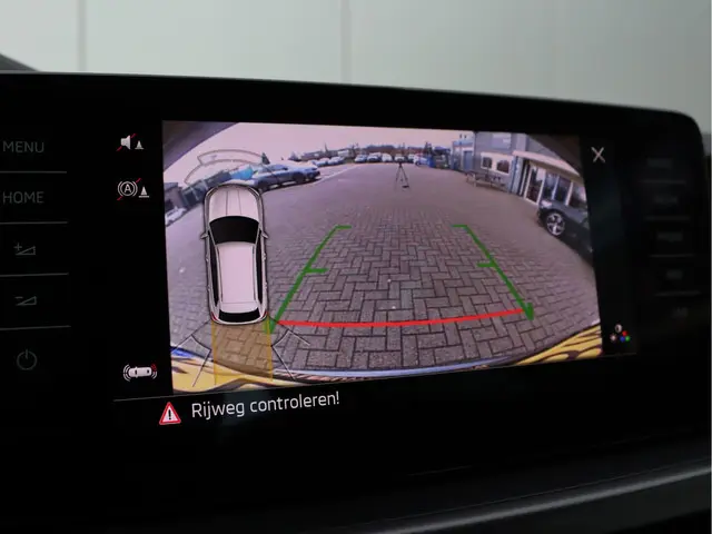 Škoda Kamiq 1.5 TSI ACT Business Edition 2020 Benzine 44