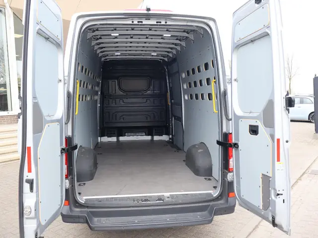 MAN TGE 35 3.140 AUT. L4H3 ZILVERGRIJS + CAMERA 2021 Diesel 9