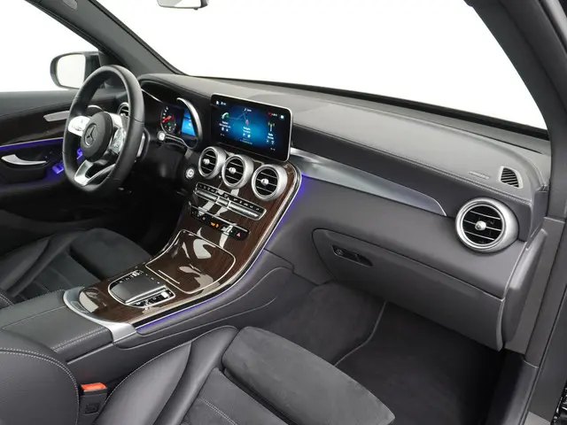 Mercedes-Benz GLC 300e 4MATIC 2022 Hybride Benzine 42