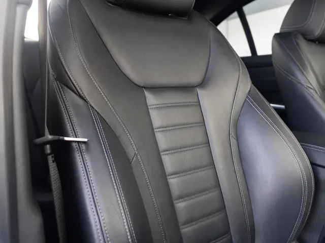 BMW 3 Serie Sedan 330e 2020 Hybride Benzine 12