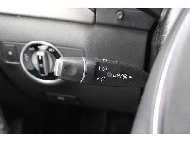 Mercedes-Benz B-Klasse 180 Ambition 2018 Benzine 25