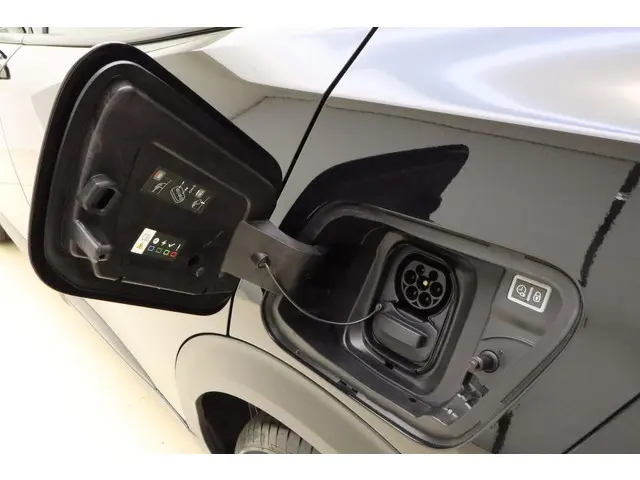 Peugeot e-2008 EV Active 50 kWh 2021 Elektrisch 17