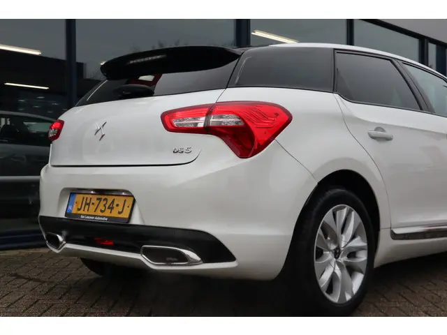 DS DS 5 1.6 THP Business Executive 2016 Benzine 32