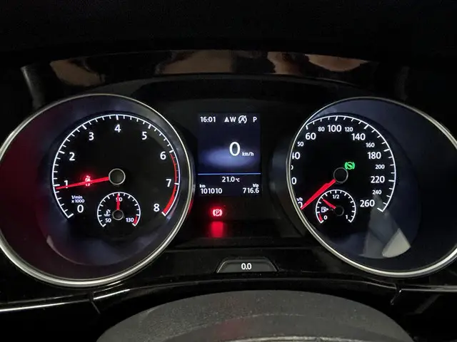 Volkswagen Touran 1.5 TSI DSG Highline 2020 Benzine 17