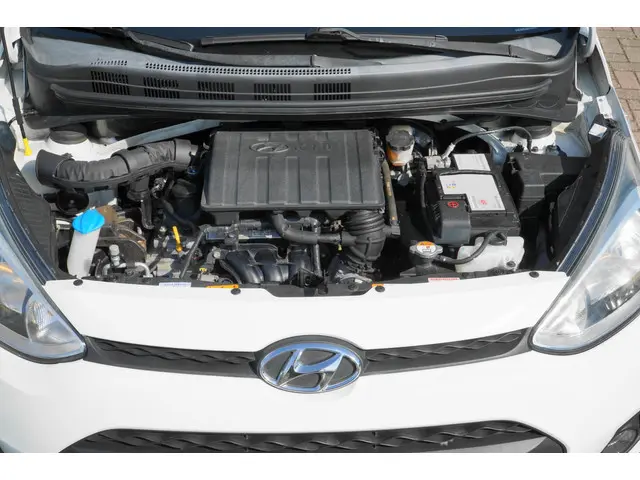 Hyundai i10 1.0i i-Motion Comfort NAVI APP'S 2014 Benzine 16