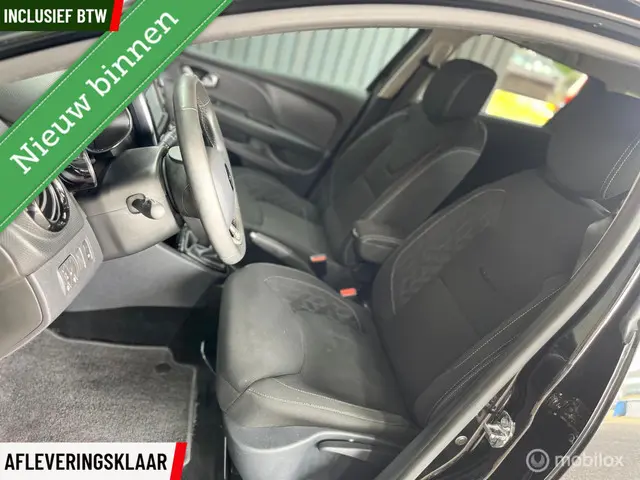 Renault Clio Estate 0.9 TCe Limited 2018 Benzine 10