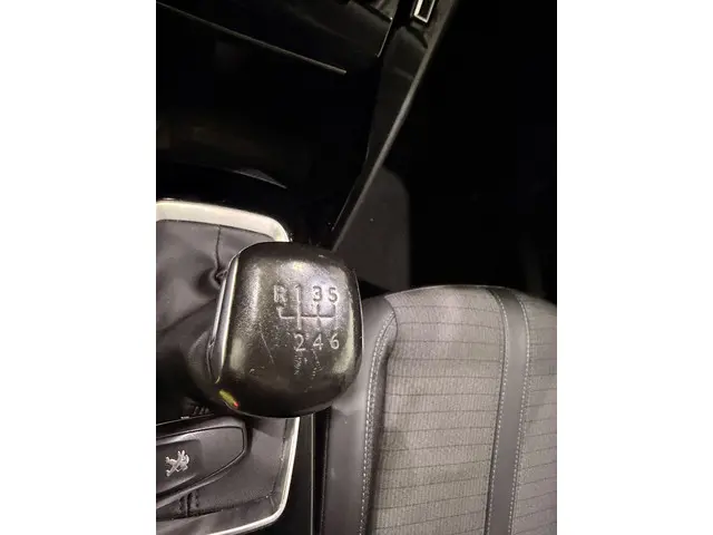 Peugeot 2008 1.2 Blue Lease Allure 2021 Benzine 50