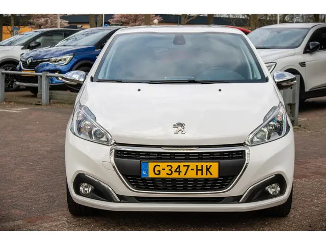 Peugeot 208 1.2 PureTech Signature 2019 Benzine 22