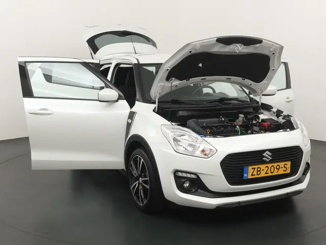 Suzuki Swift 1.2 Sportline 2019 Benzine 25