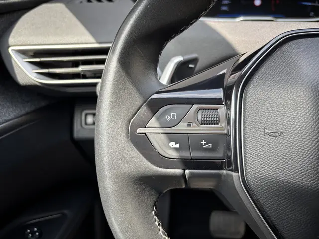 Peugeot 3008 1.2 PureTech Première 2017 Benzine 11