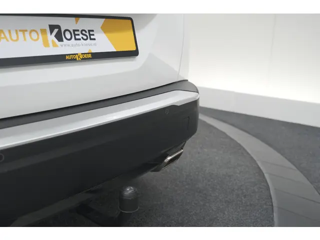 Peugeot 2008 PureTech 130 Allure 2020 Benzine 22