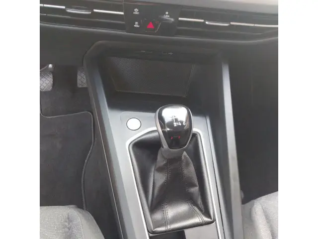 Volkswagen Golf 8 1.5 TSI Life Business 2022 Benzine 33