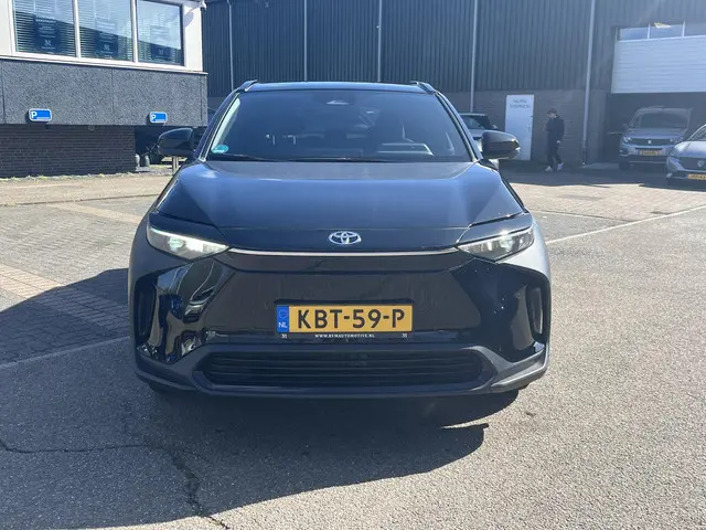 Toyota bZ4X Dynamic 71 kWh 2024 Elektrisch 2