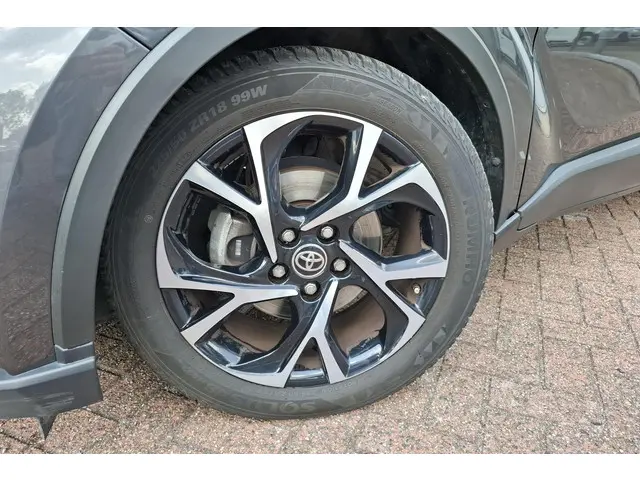 Toyota C-HR 1.8 Hybrid Dynamic 2021 Hybride Benzine 11