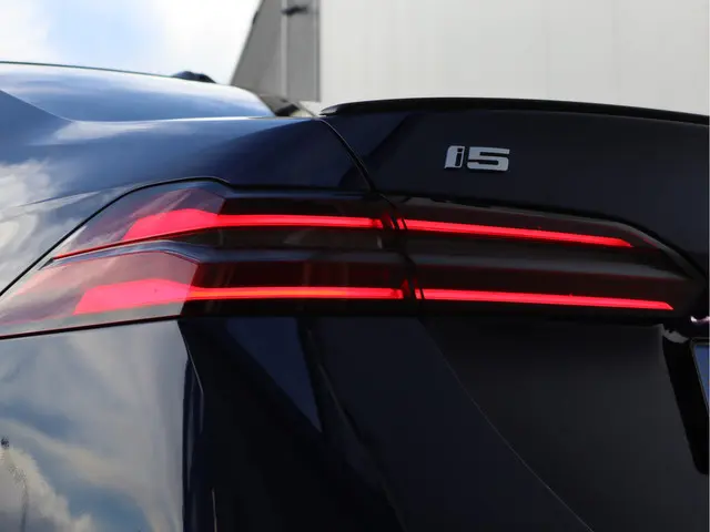 BMW i5 M60 xDrive 84 kWh 2023 Elektrisch 23