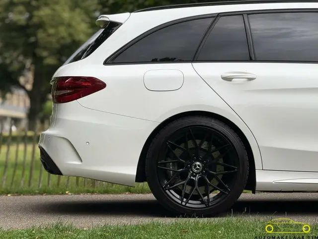 Mercedes-Benz C-Klasse Estate AMG 63 2016 Benzine 88