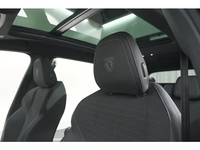 Peugeot 5008 HYbrid 145 e-DCS6 GT 2025 Hybride Benzine 4