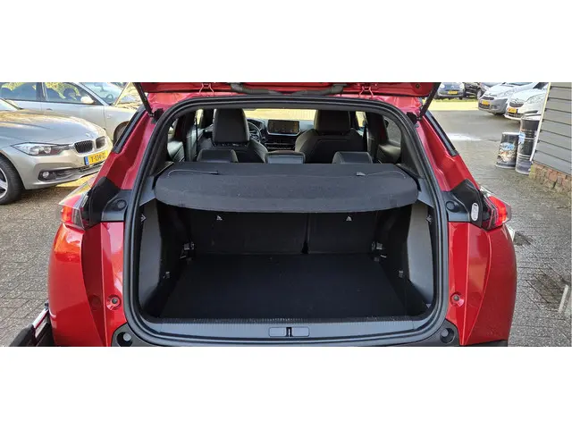 Peugeot 2008 1.2 PureTech GT Pack 2021 Benzine 26