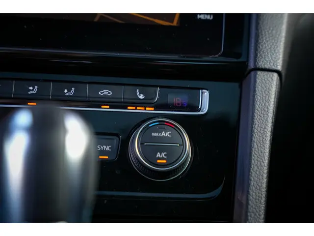 Volkswagen Golf 2.0 TSI 4Motion R 2017 Benzine 17