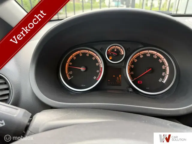 Opel Corsa 1.4-16V Anniversary Edition 2013 Benzine 17