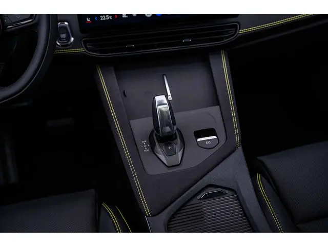 Lynk & Co 01 1.5 More 2026 Hybride Benzine 15