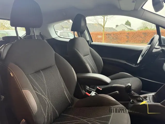 Peugeot 208 1.2 VTi Envy / apk 12-2026 2013 Benzine 6