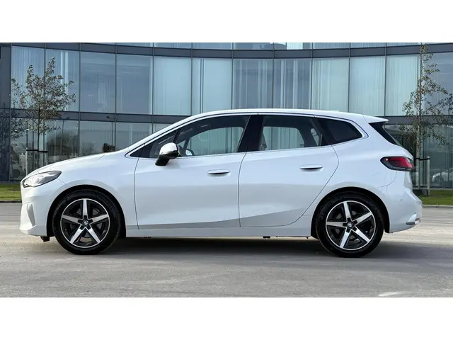 BMW 2 Serie Active Tourer 220i 2022 Benzine 2