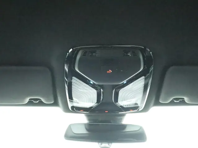 BMW 3 Serie 330e 2024 Hybride Benzine 22