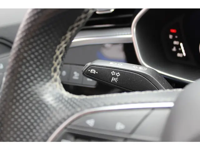Audi Q3 35 TFSI S edition 2021 Benzine 38