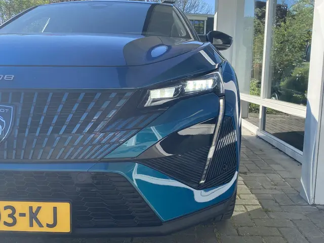 Peugeot 408 1.6 Hybrid GT 2023 Hybride Benzine 17