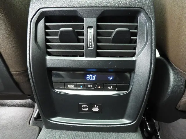 BMW 3 Serie Touring 330e 2024 Hybride Benzine 37
