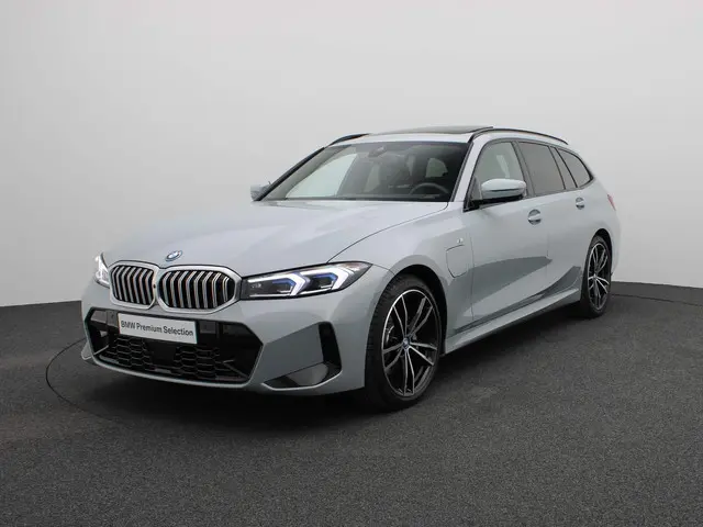 BMW 3 Serie Touring 330e 2024 Hybride Benzine 27
