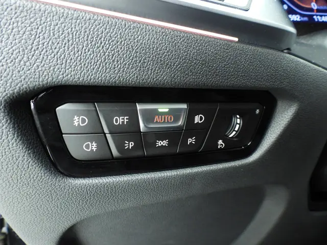 BMW 3 Serie Touring 330i xDrive 2022 Benzine 22