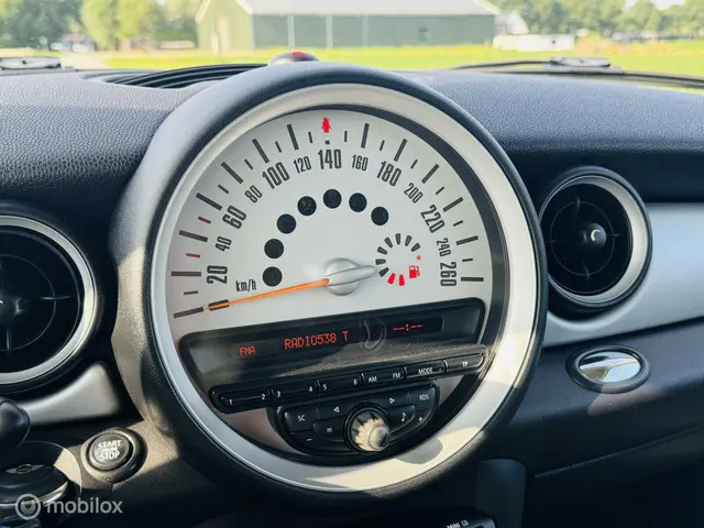 MINI Clubman 1.6 One Club White & Club Black 2013 Benzine 6