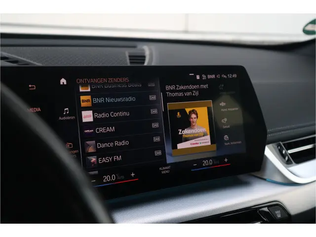 BMW X1 sDrive18i 2023 Benzine 26