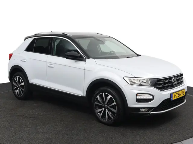 Volkswagen T-Roc 3