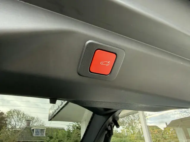 Peugeot 3008 1.2 Hybrid 145 GT 2025 Hybride Benzine 10