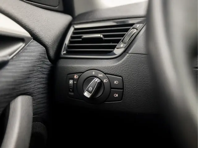 BMW X1 sDrive20i High Executive 2015 Benzine 23