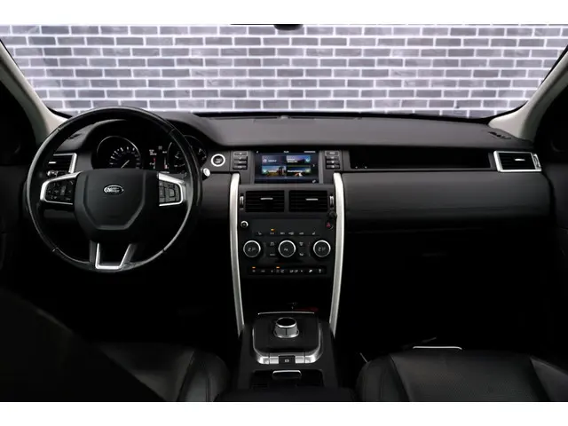 Land Rover Discovery Sport 2