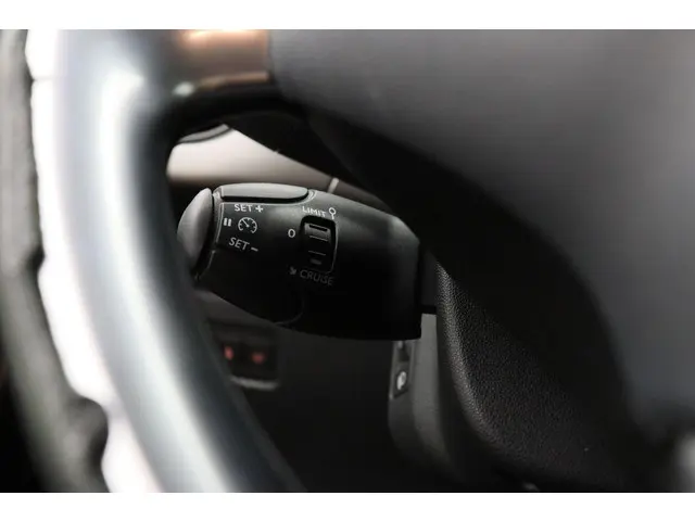 DS DS 3 1.2 PureTech So Chic 2016 Benzine 25
