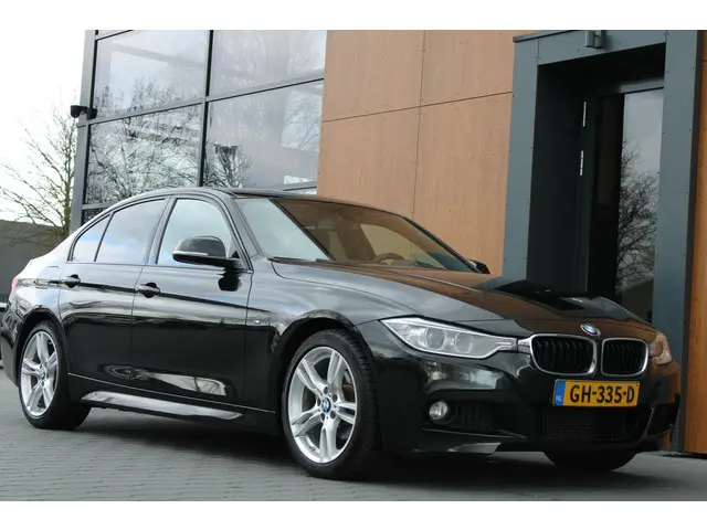 BMW 3 Serie 316i M-Sport | Xenon | Navi prof. 2015 Benzine 11