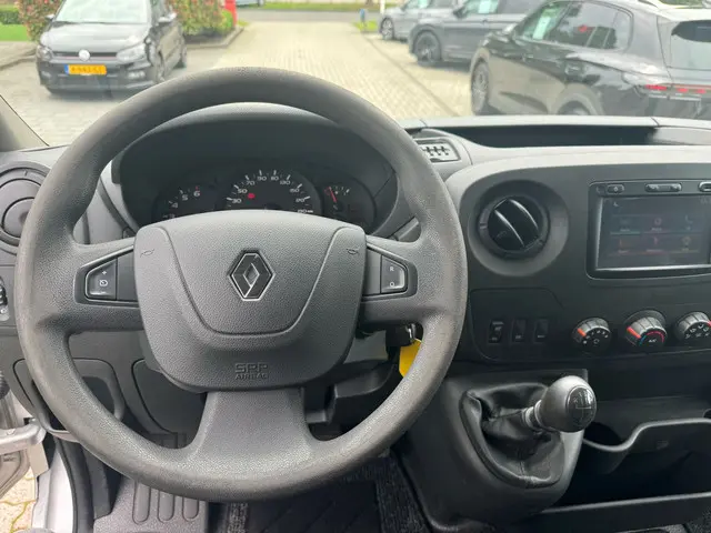 Renault Master T35 2.3 dCi L3H2 Energy 2018 Diesel 10