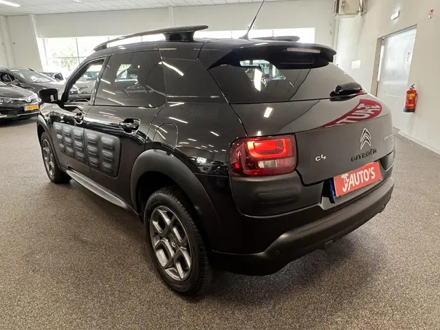 Citroën C4 Cactus 1.2 PureTech Shine 2018 Benzine 3