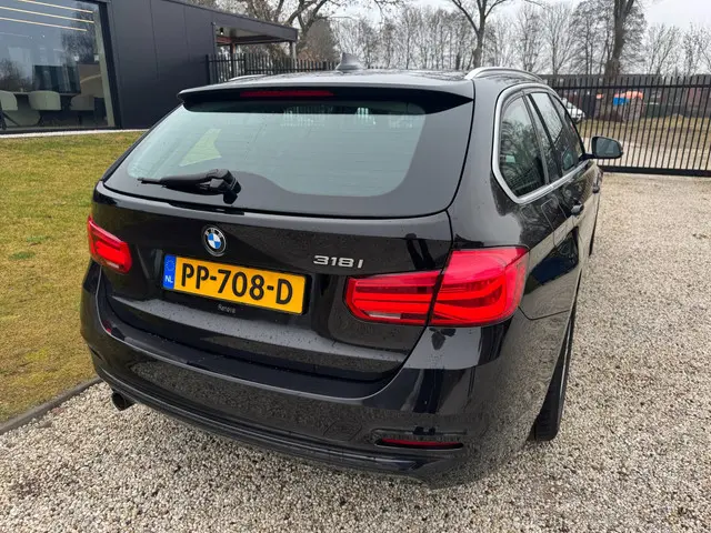 BMW 3 Serie Touring 318i Executive 2017 Benzine 7