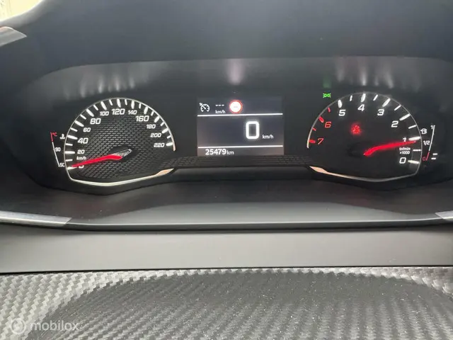 Peugeot 208 1.2 PureTech Active Pack 2021 Benzine 18
