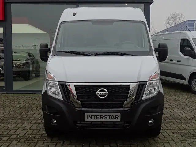 Nissan Interstar 2